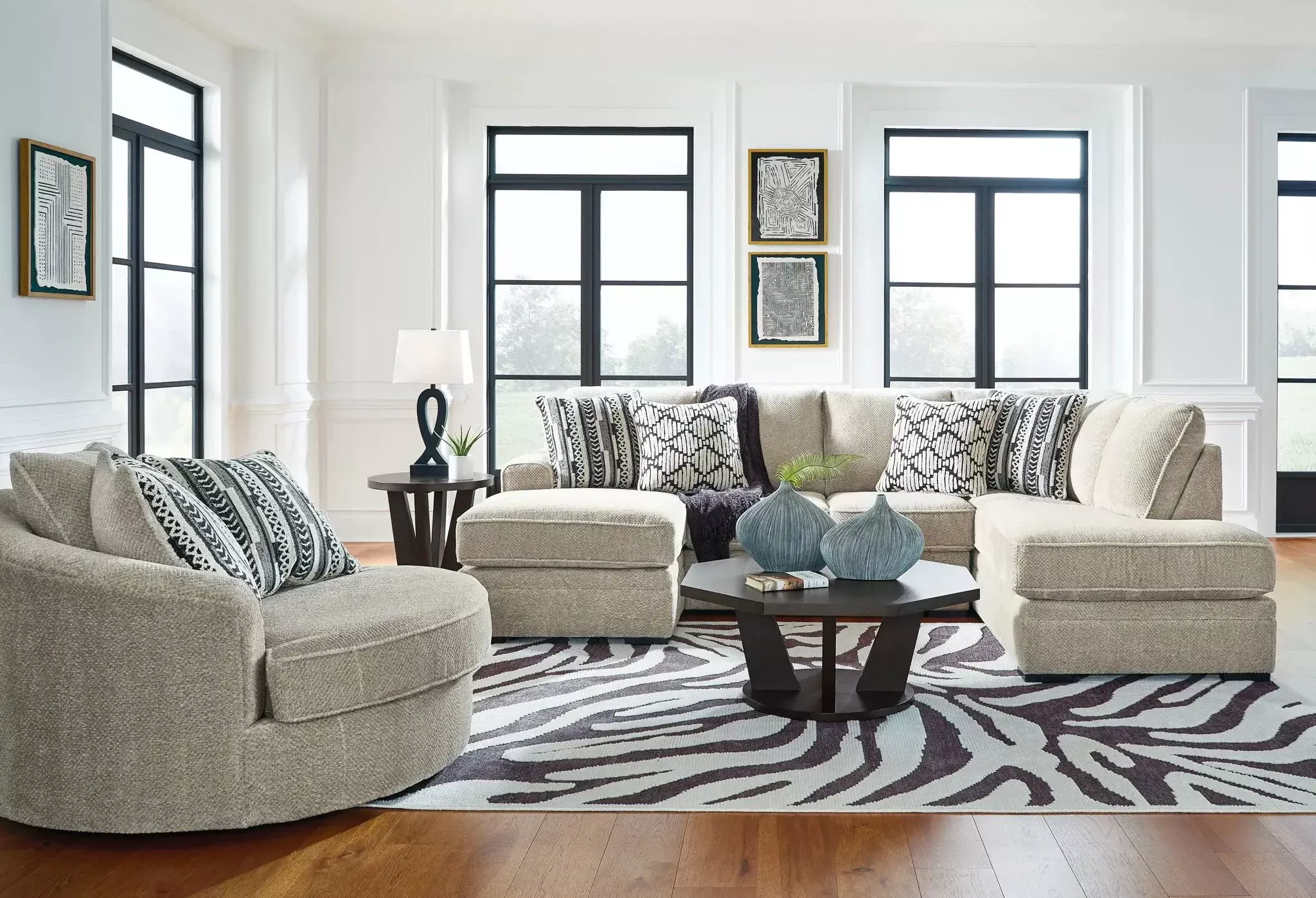 Calnita - Living Room Set