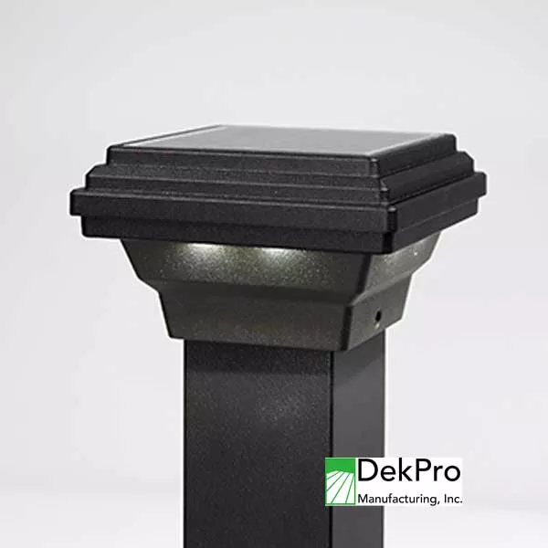DekPro Effex Solar Post Cap Light