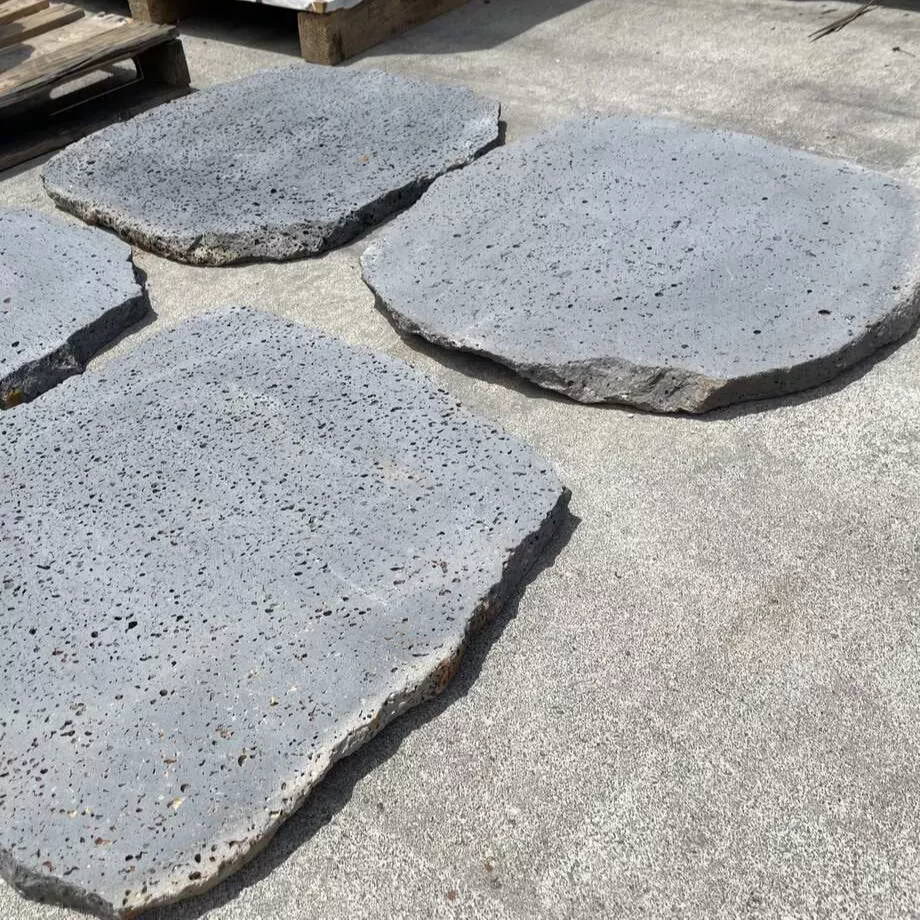 PUKA LAVA GREY - ROUND RANDOM EDGE, Basalt brushed - 24" diameter & up 1 1/2" Paver (4 SF/PC)
